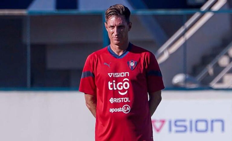 Facundo Sava, DT de Cerro Porteño.